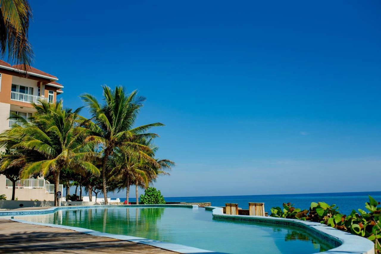 Ferienwohnung Ocho Rios Penthouse At Whispering Seas Exterior foto